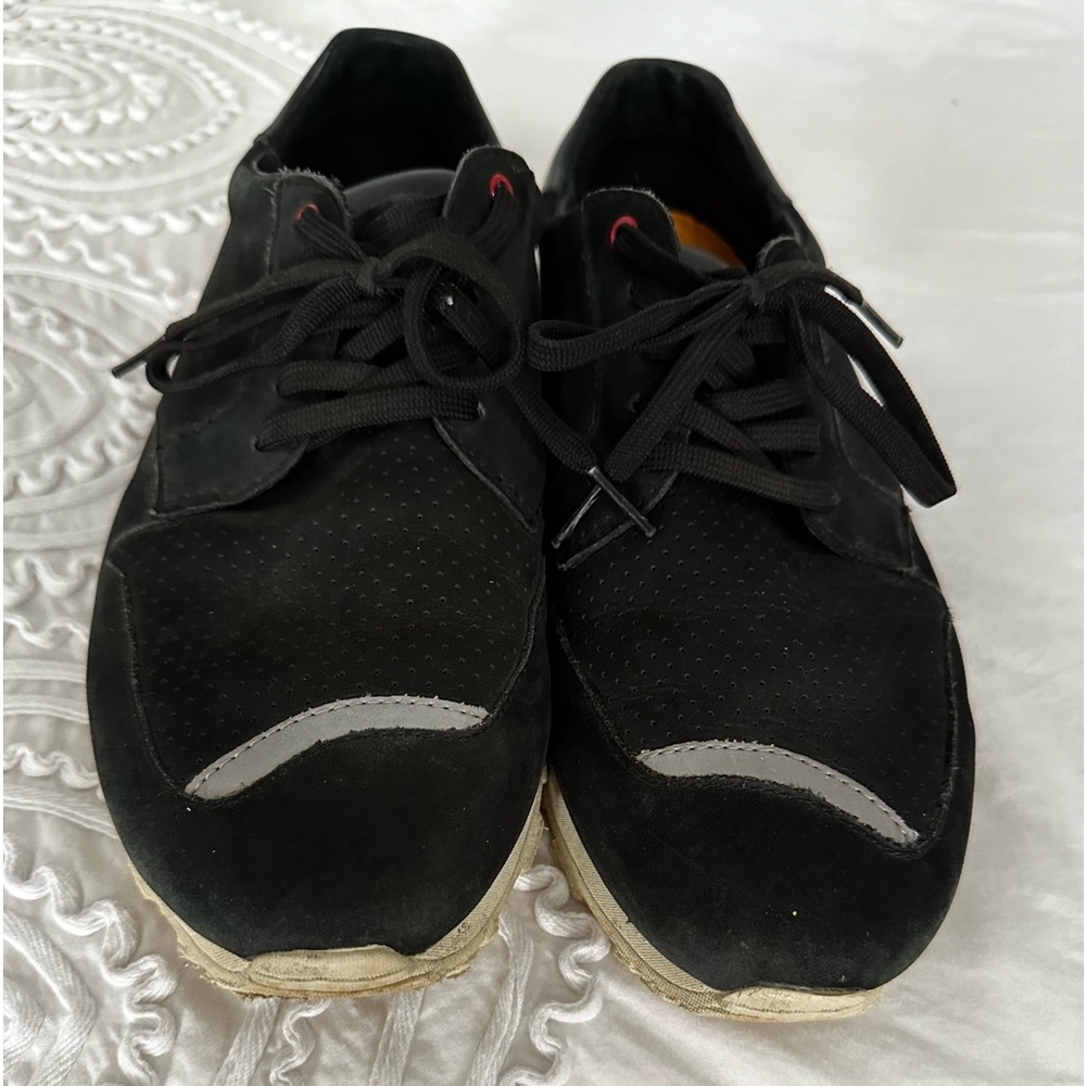 Men’s casual shoes.